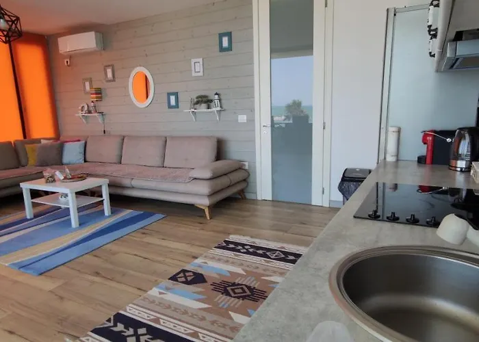 Luxury In Qerret * Golem (Tirana)